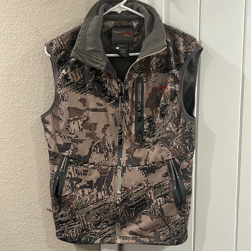 Sitka vest - men’s small - great condition